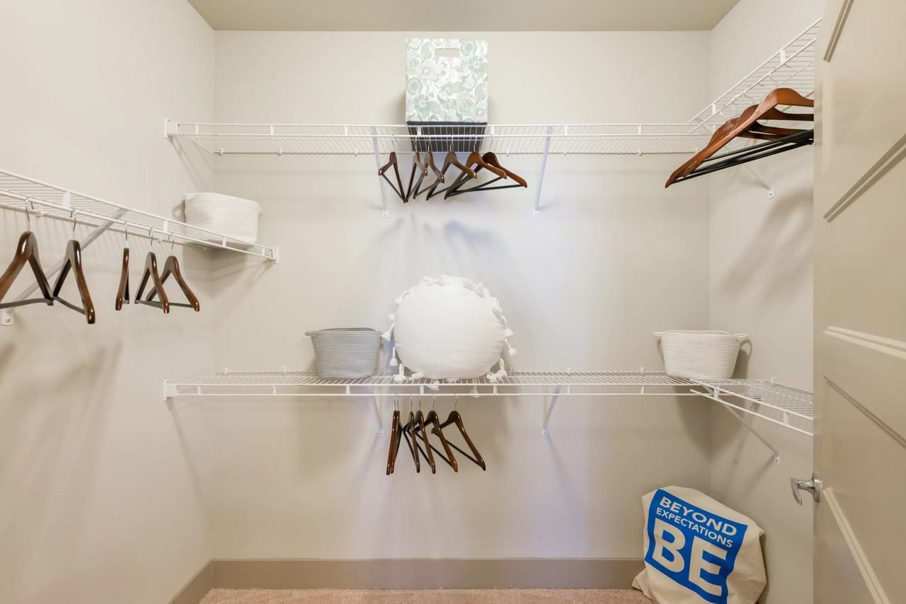 2913 E 17th St - Photo 5 of 35