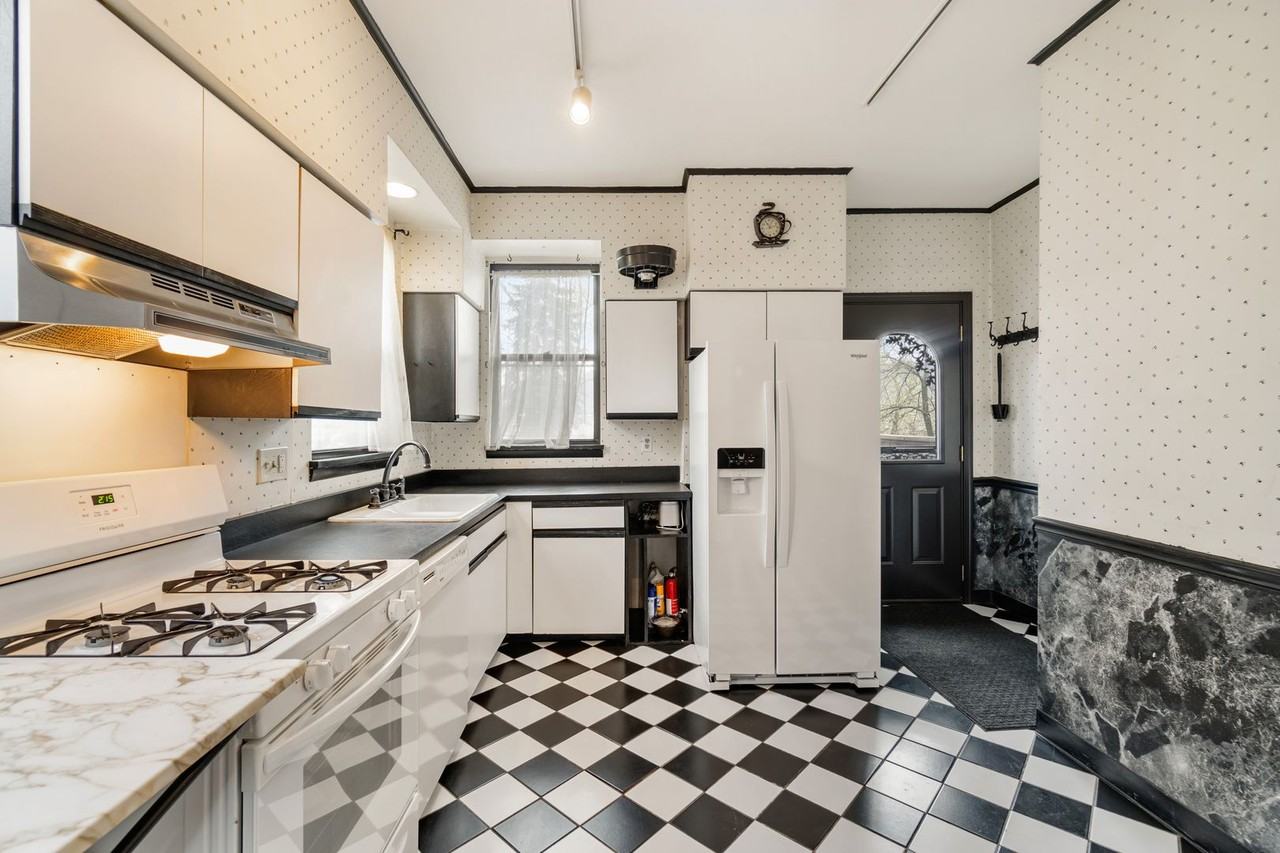 1411 Page St - Photo 3 of 32