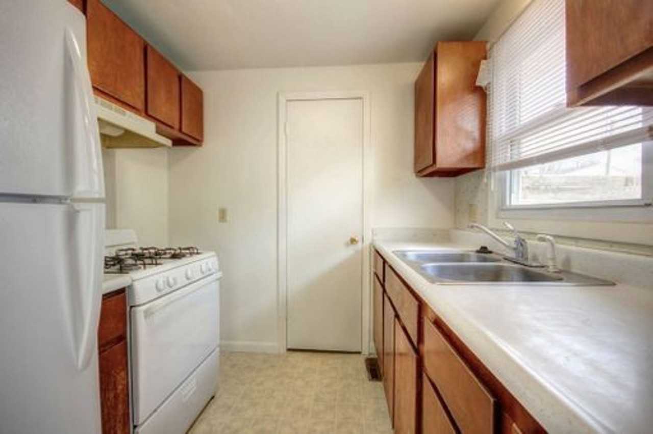 CR - 1010 Crescent Dr - Photo 5 of 9