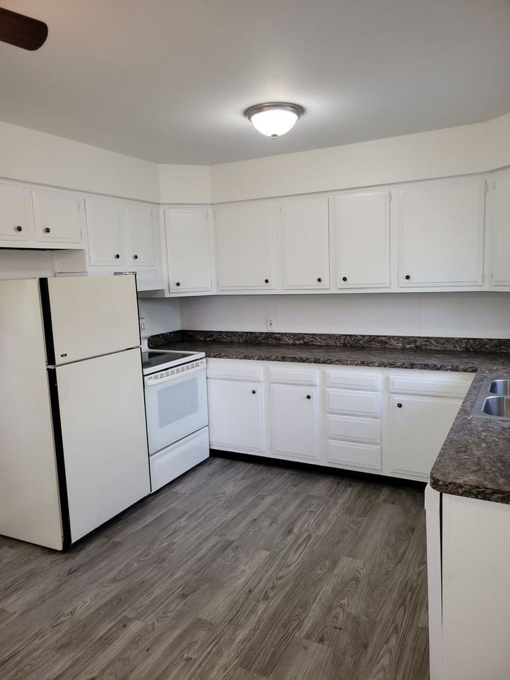 3947 W Sylvania - Photo 2 of 9