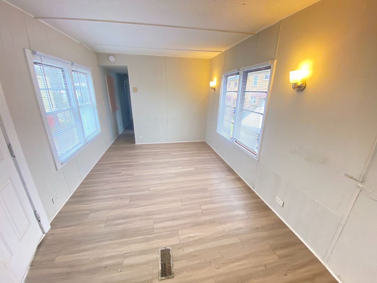 225 S Central Ave - Photo 6 of 12