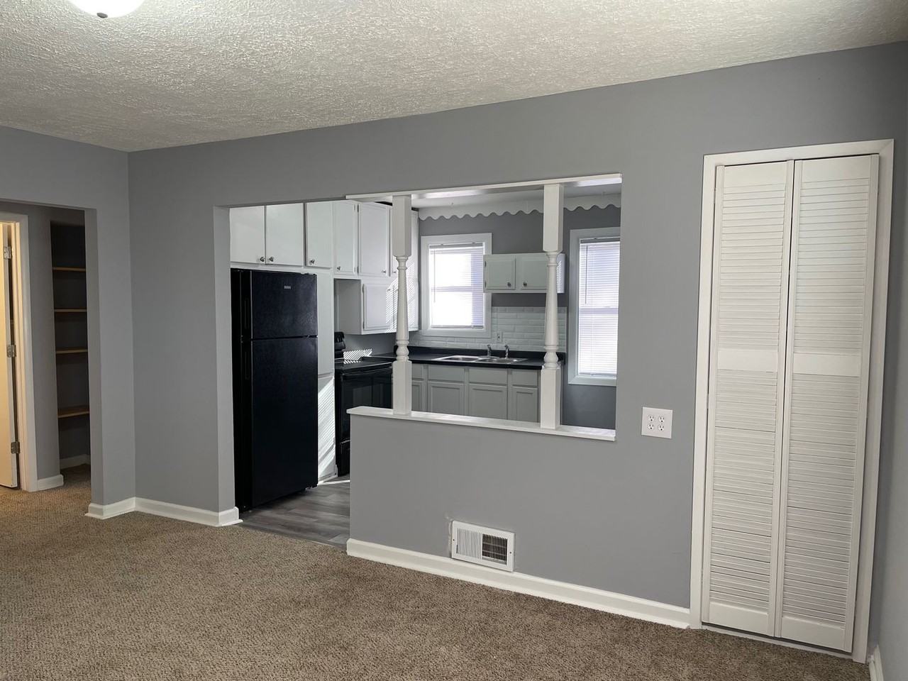 6105 N 39th St - Photo 3 of 13