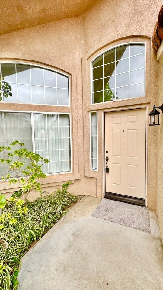 1043 Carryll Park Ct - Photo 3 of 50