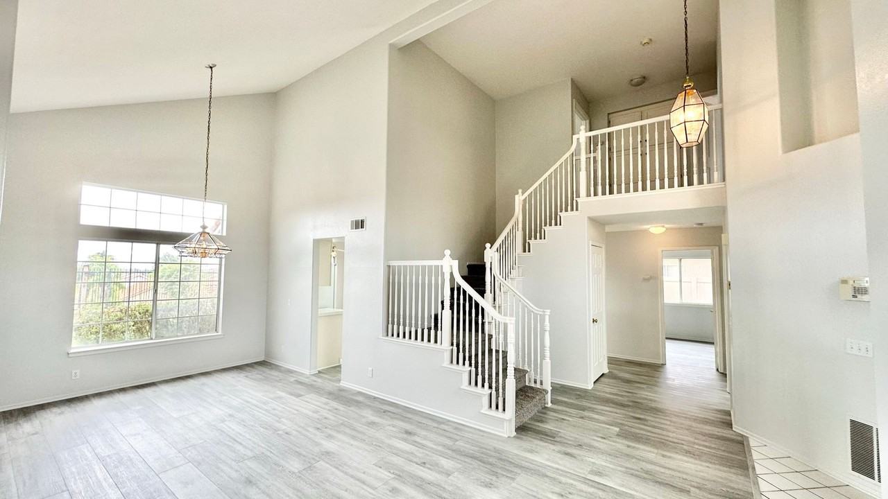 1043 Carryll Park Ct - Photo 6 of 50