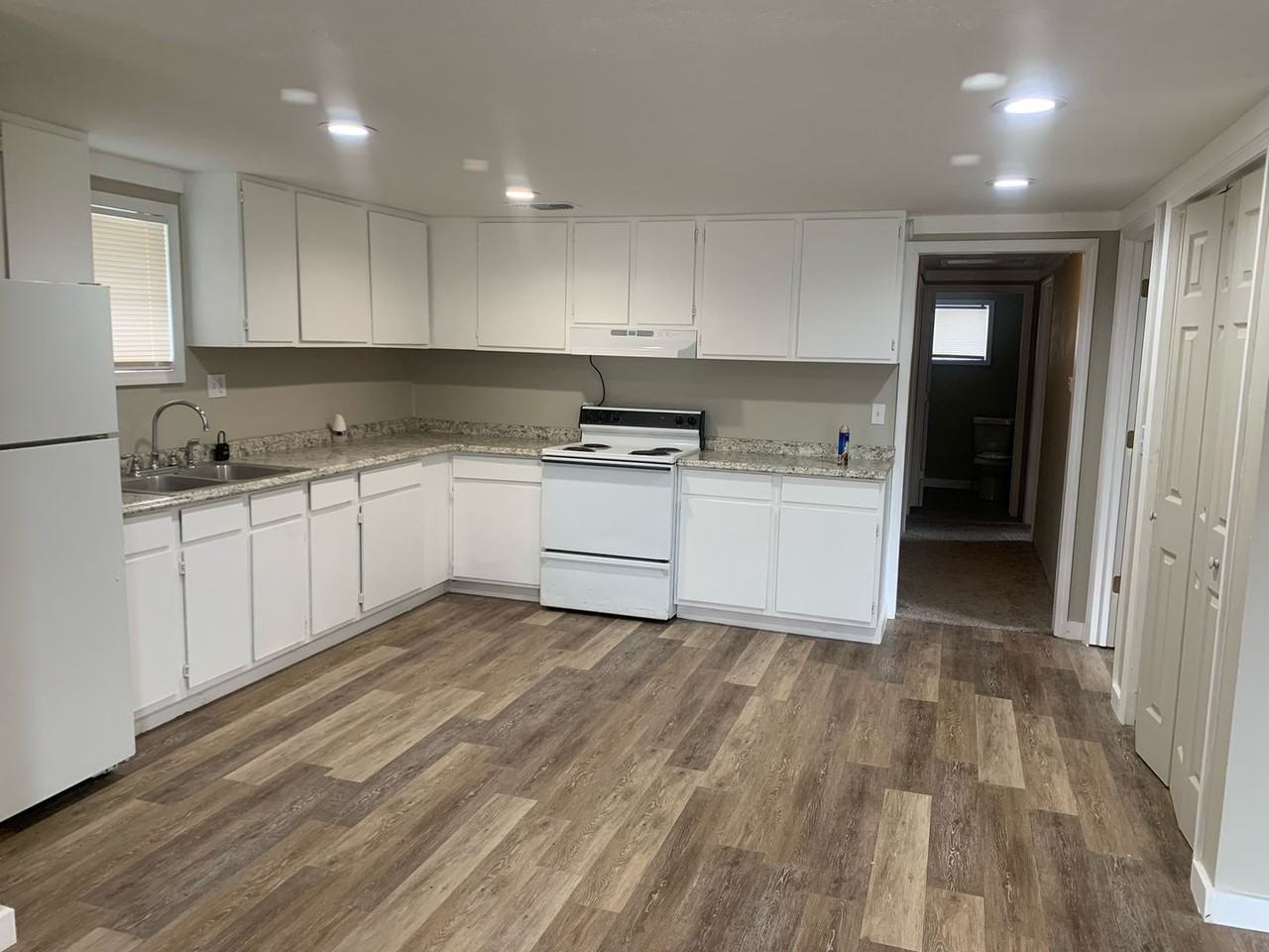 1012 Welsh St - Photo 4 of 13