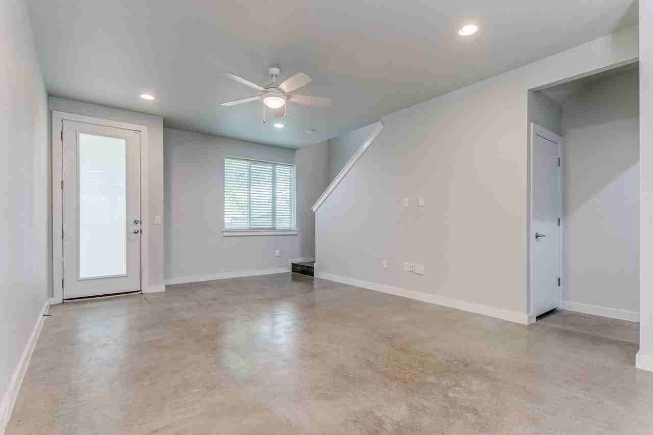 330 Clay St #24 - Photo 5 of 25