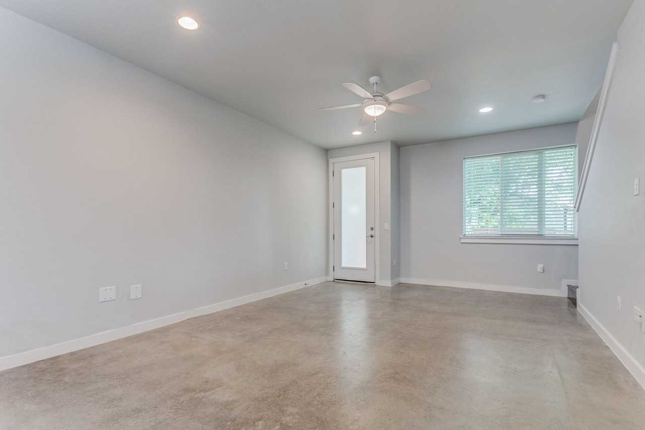 330 Clay St #24 - Photo 6 of 25