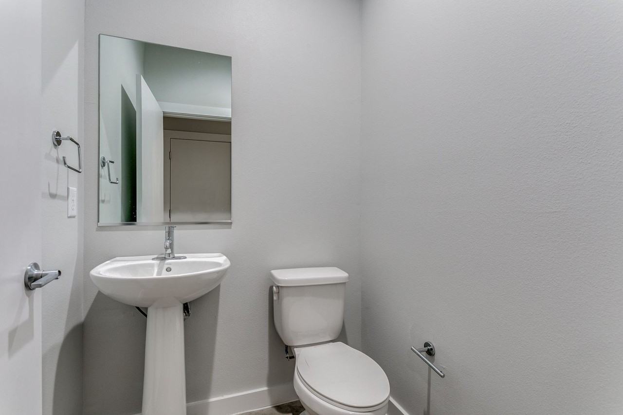 330 Clay St #24 - Photo 7 of 25