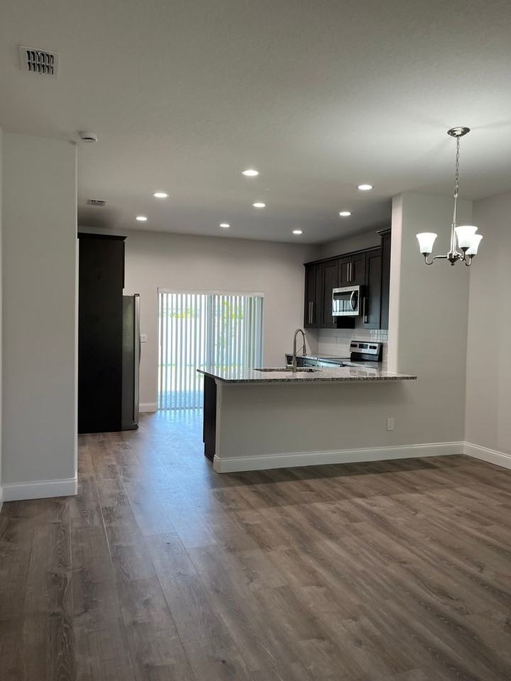 40 Pine Hill Ln - Photo 4 of 17