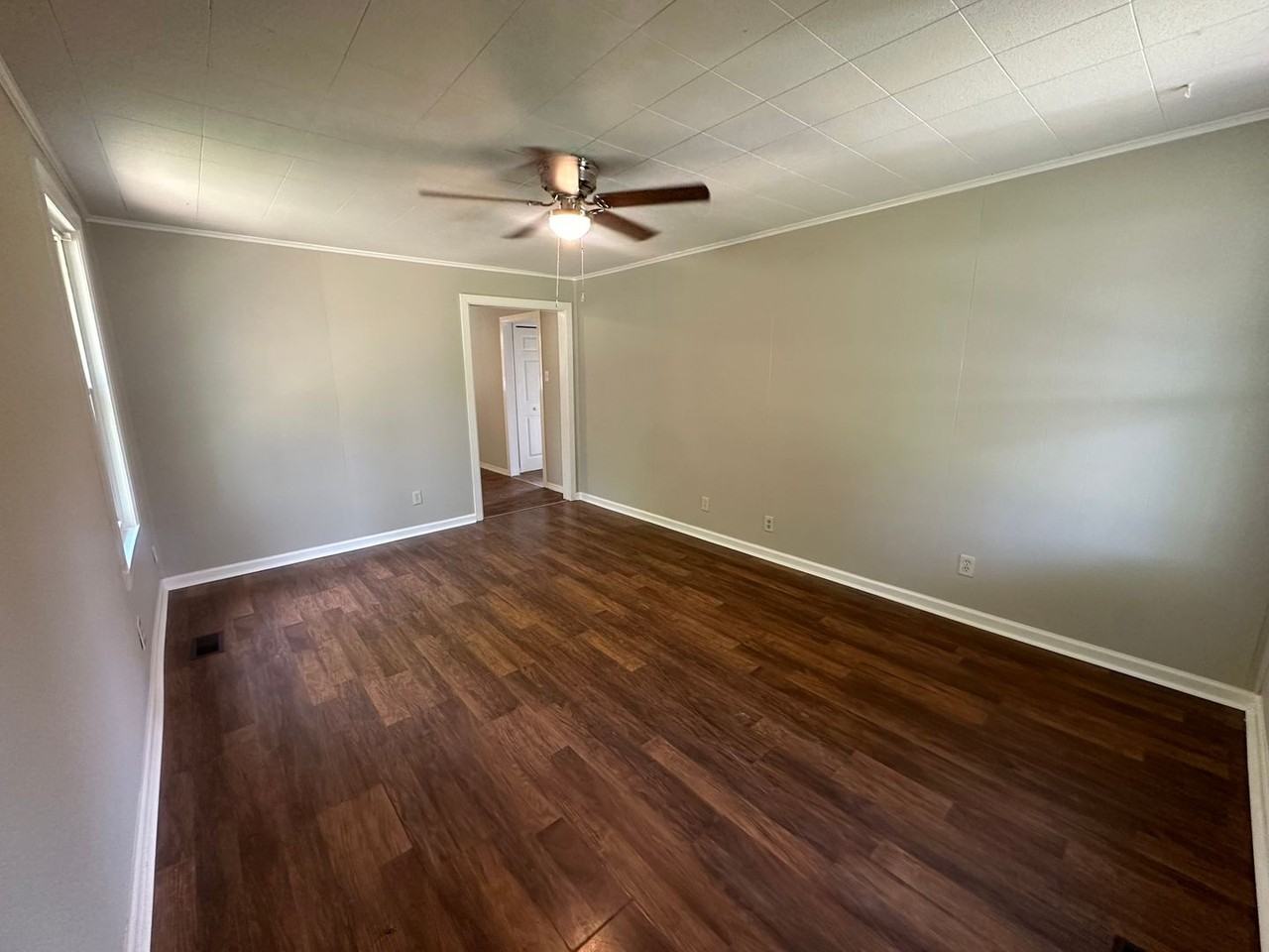 930 Ivy St - Photo 3 of 10