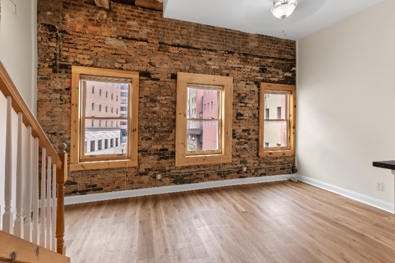 111 Pine St #3E - Photo 5 of 11