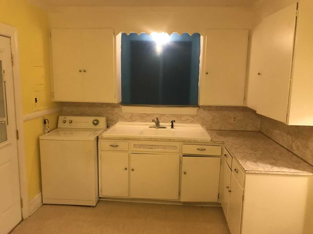 1010 W Washington Ave #NA - Photo 3 of 9