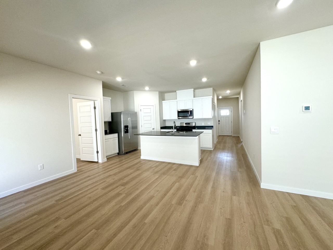 5382 Selah St #NA - Photo 7 of 37