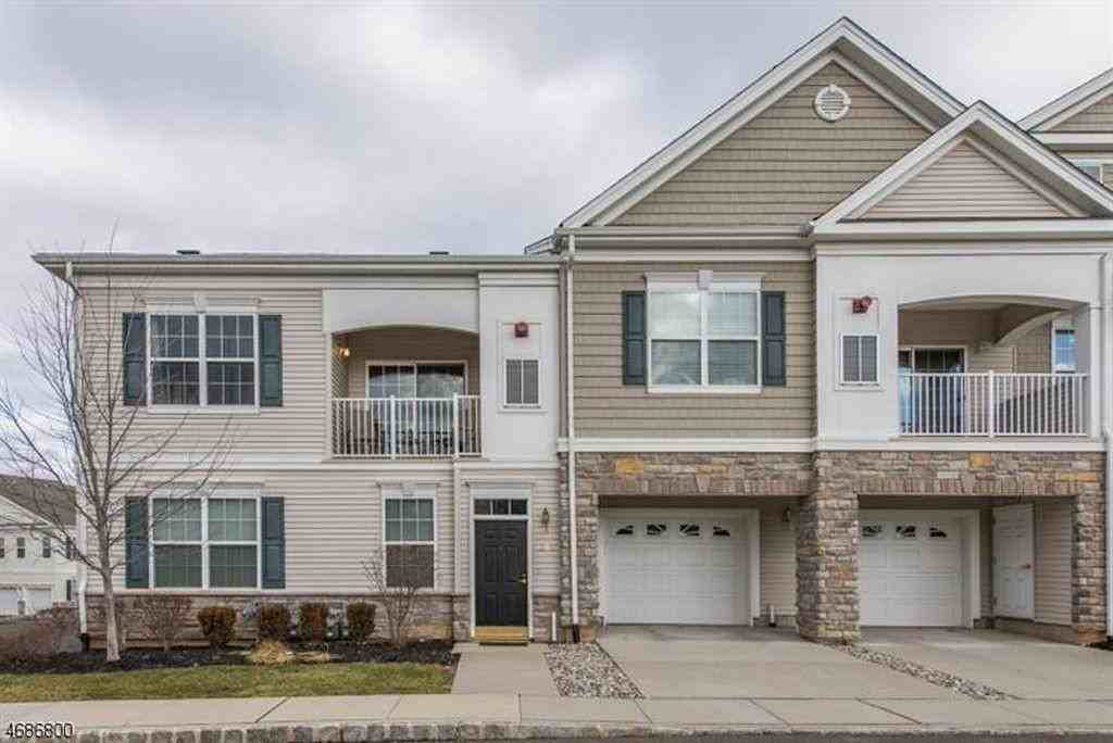 1303 Meadow Brook Ct #NA - Photo 2 of 7