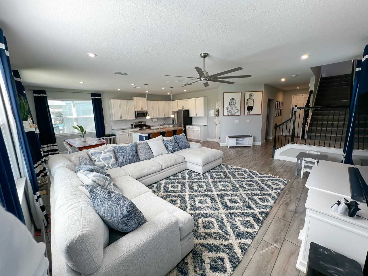 1585 Chelsea Manor Cir #NA - Photo 4 of 33