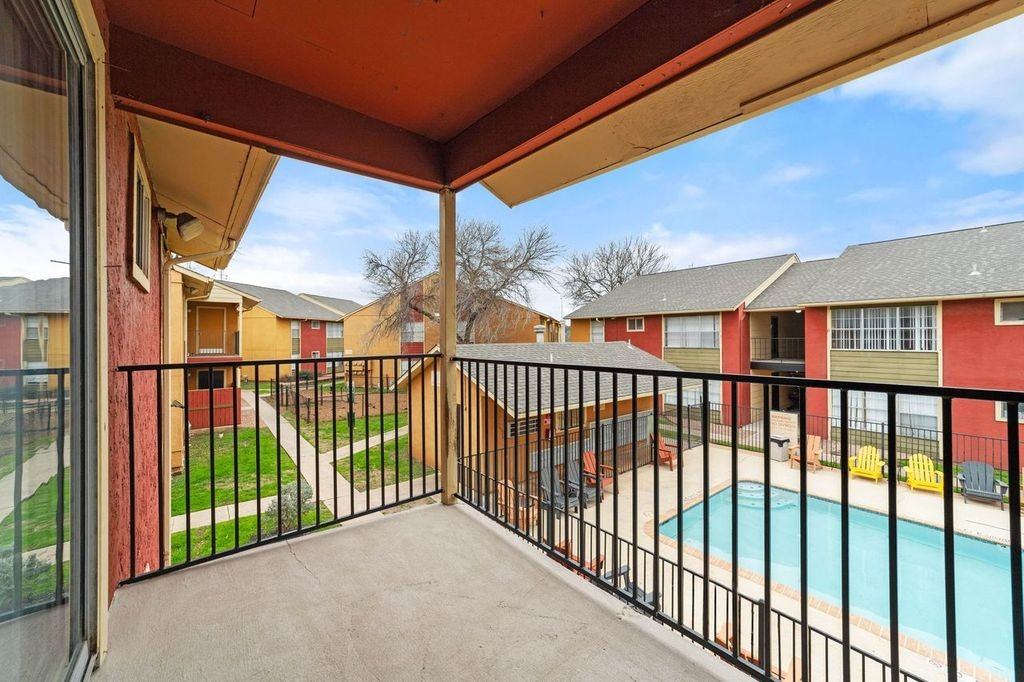 City-Base Vista - Photo 4 of 19