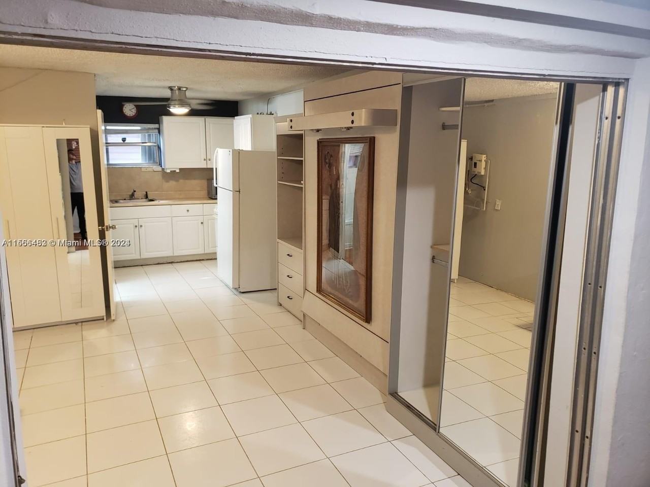 931 Ne 120th St #5 - Photo 3 of 8