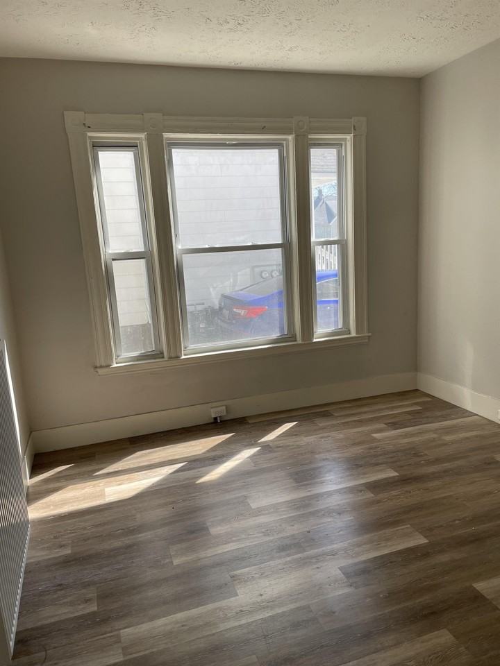 364 Merrimack St Apt 1 #364-1 - Photo 4 of 13