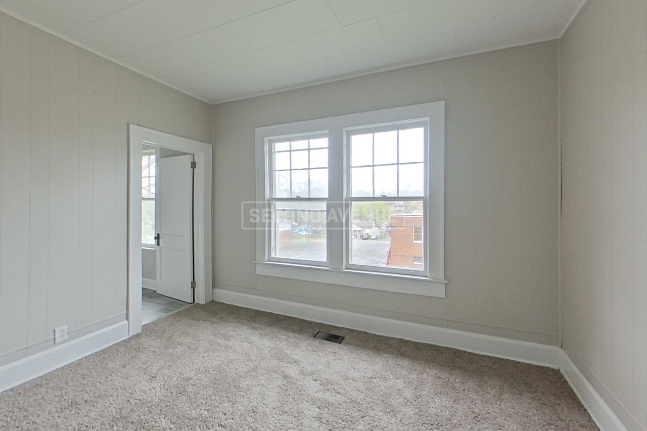 916 Indiana St - Photo 6 of 24