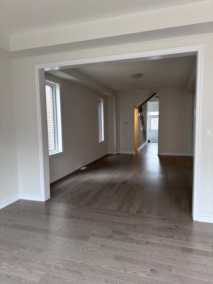 207 Terry Fox Drive - Photo 2 of 19