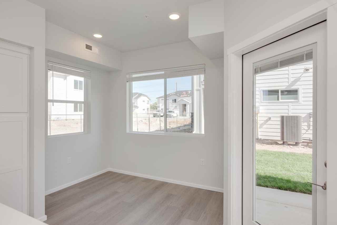 5213 Farnum Ln #102 - Photo 6 of 13