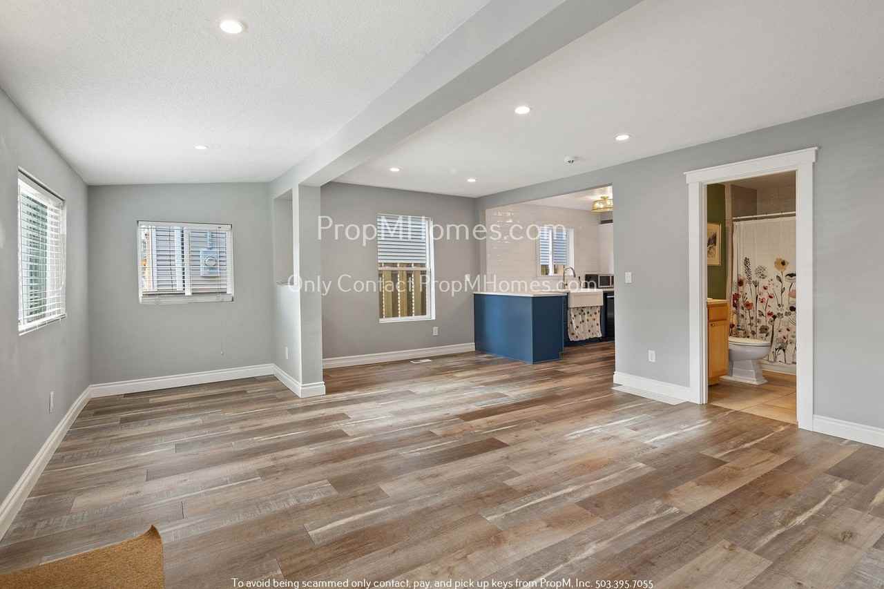 12235 Se Ellis St - Photo 5 of 25