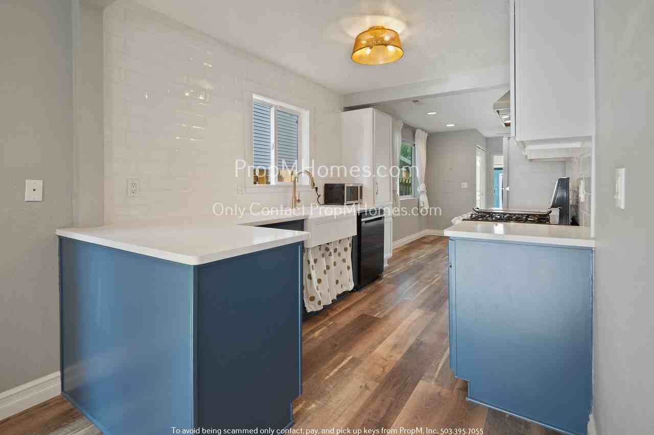 12235 Se Ellis St - Photo 7 of 25