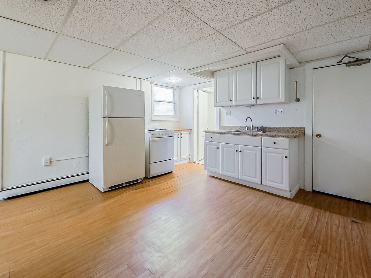 1809 Jackson Ave #1 - Photo 3 of 9