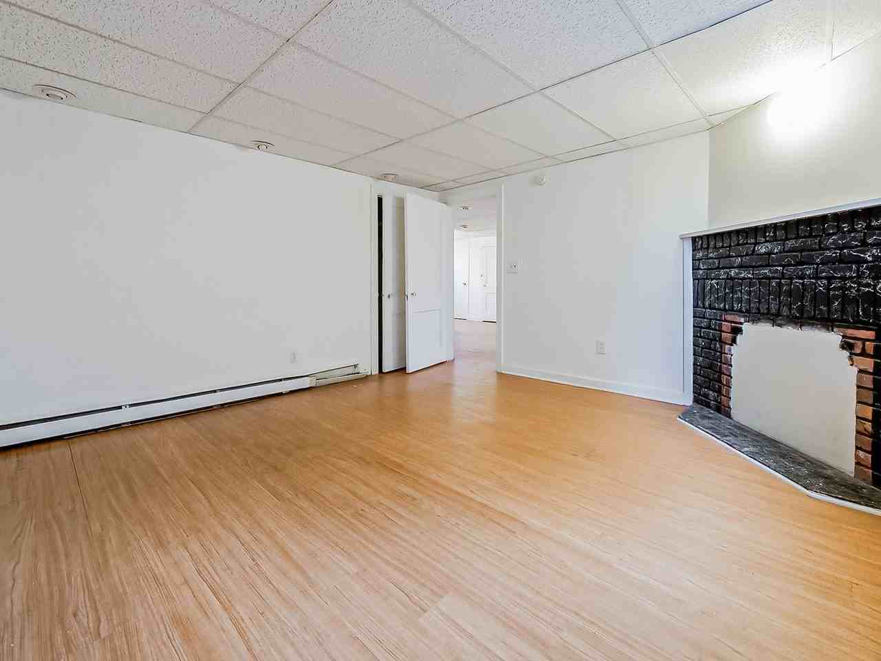 1809 Jackson Ave #1 - Photo 6 of 9
