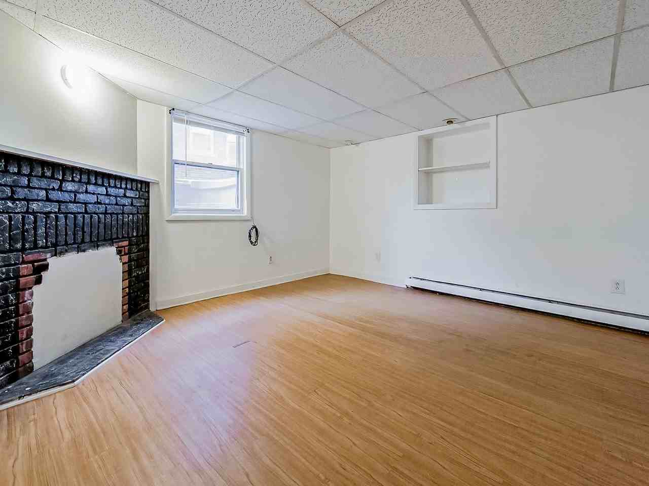 1809 Jackson Ave #1 - Photo 7 of 9