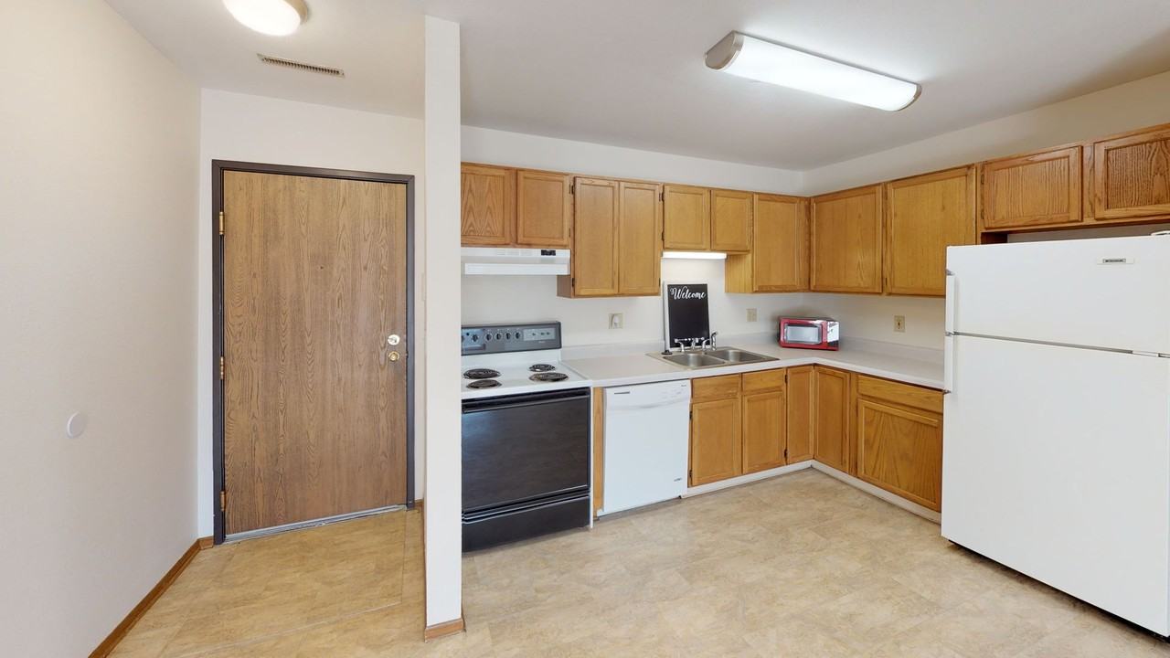 908 Douglas - Photo 5 of 13