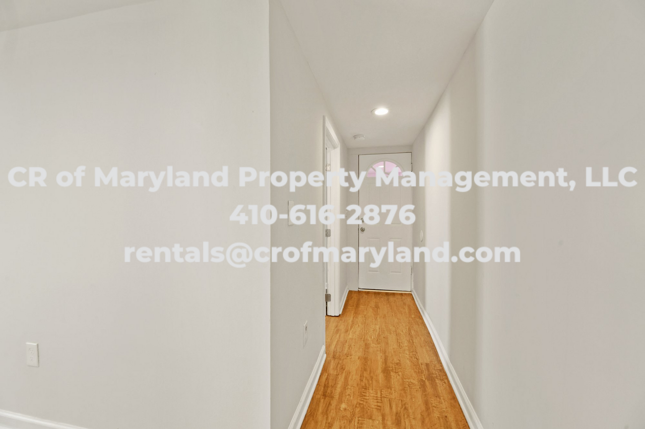 240 Riverview Avenue - Photo 3 of 30