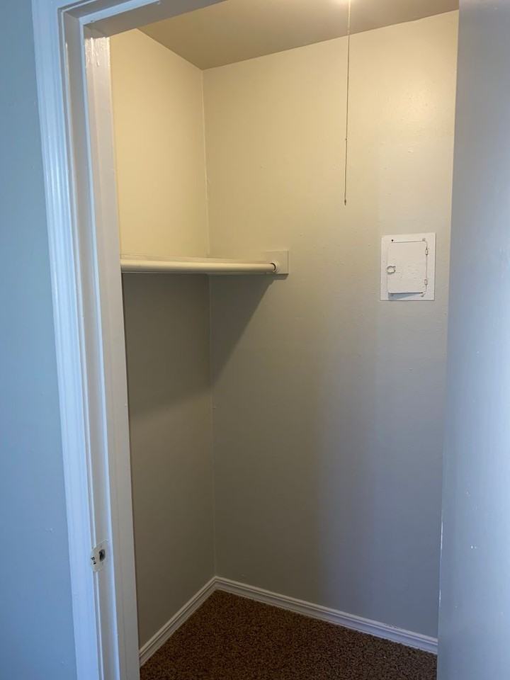 The Colonial - Photo 4 of 8