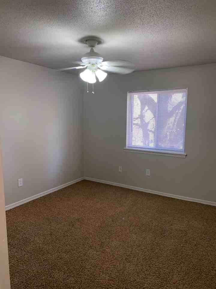 The Colonial - Photo 5 of 8