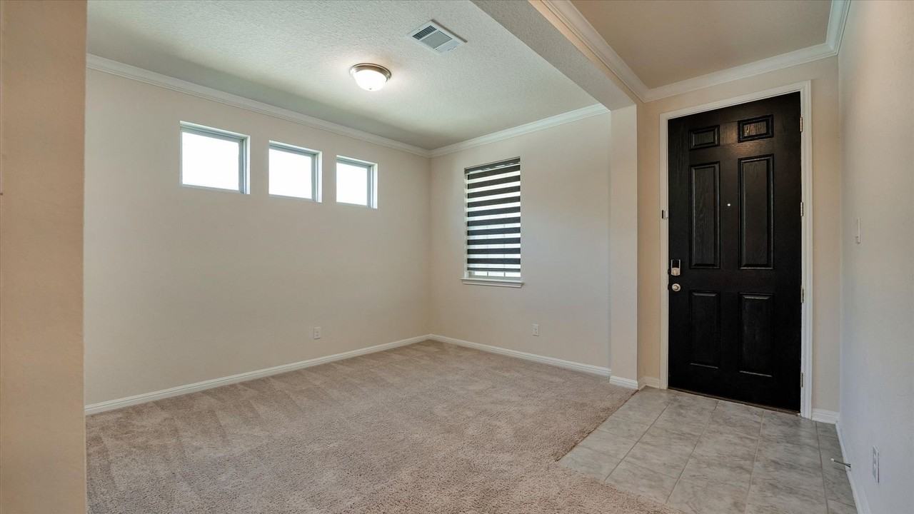 2514 Castello Way - Photo 4 of 41