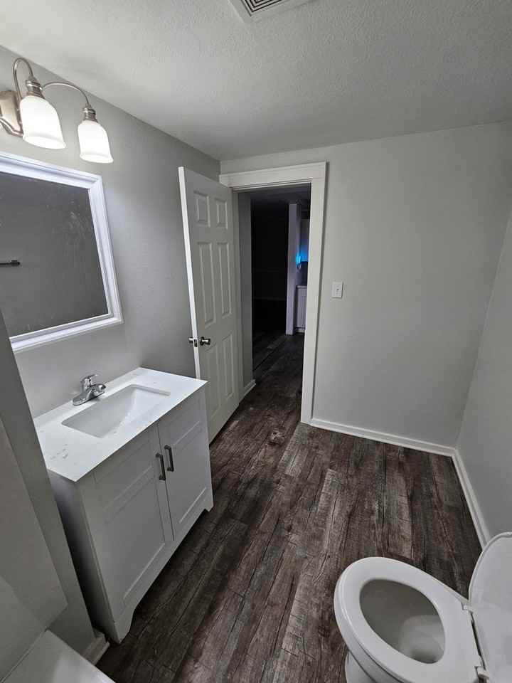 301 S Magnolia St - Photo 6 of 13