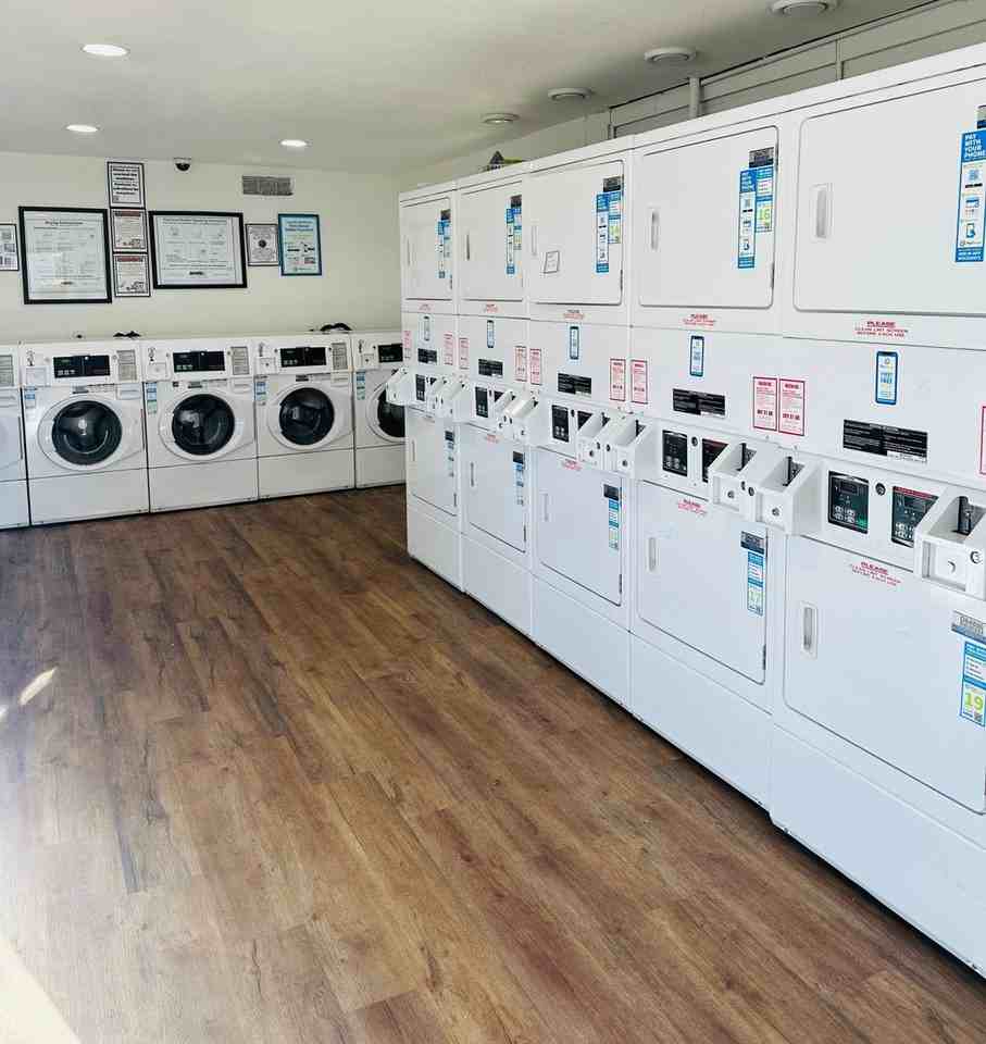 Townhome 2 bed 1.5 Bath in Anaheim - Photo 7 of 18