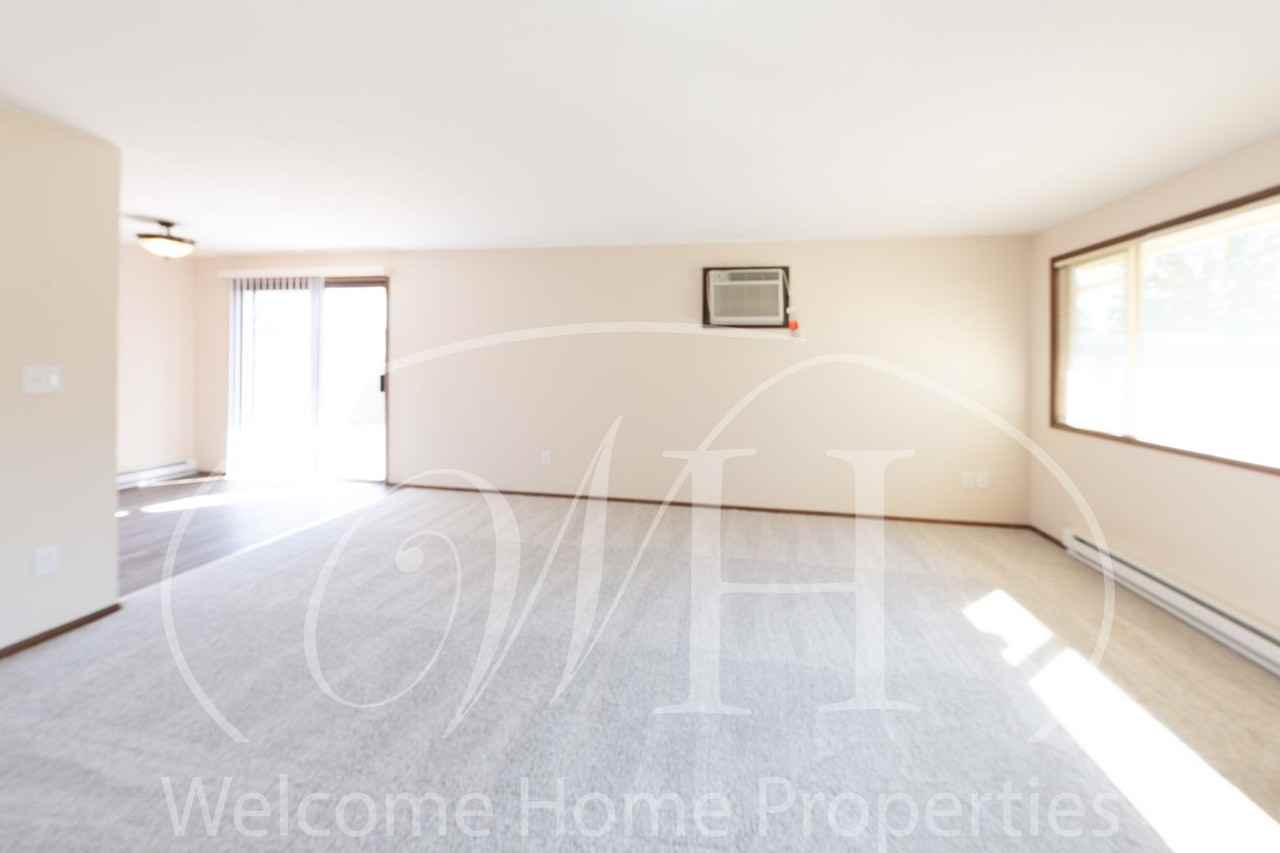 1939 Plaza Way - Photo 6 of 18