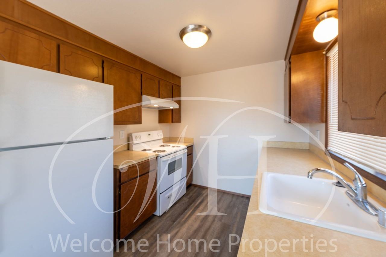 1939 Plaza Way - Photo 7 of 18
