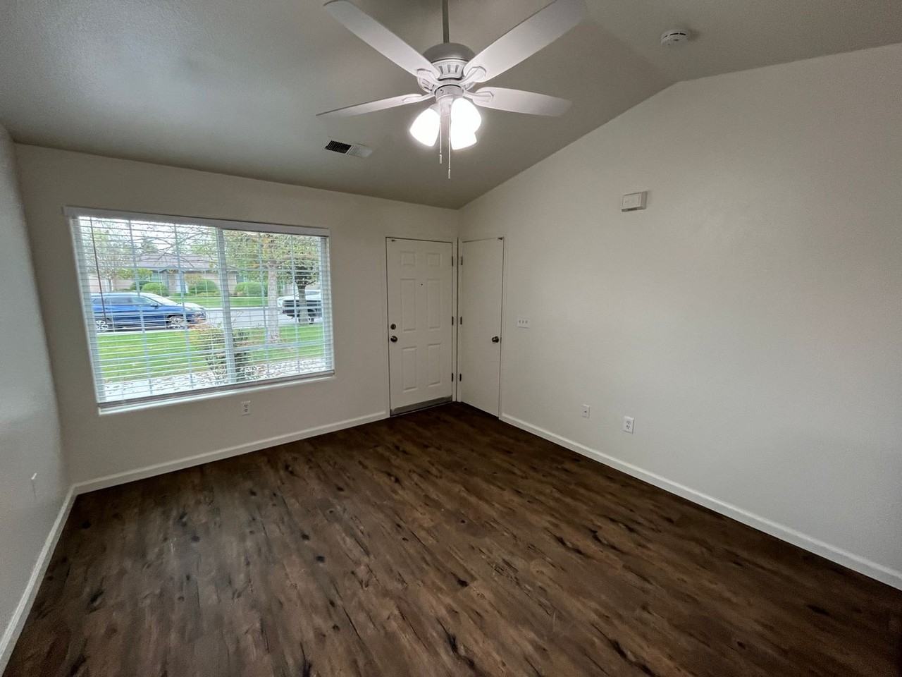 1906 - Photo 2 of 20