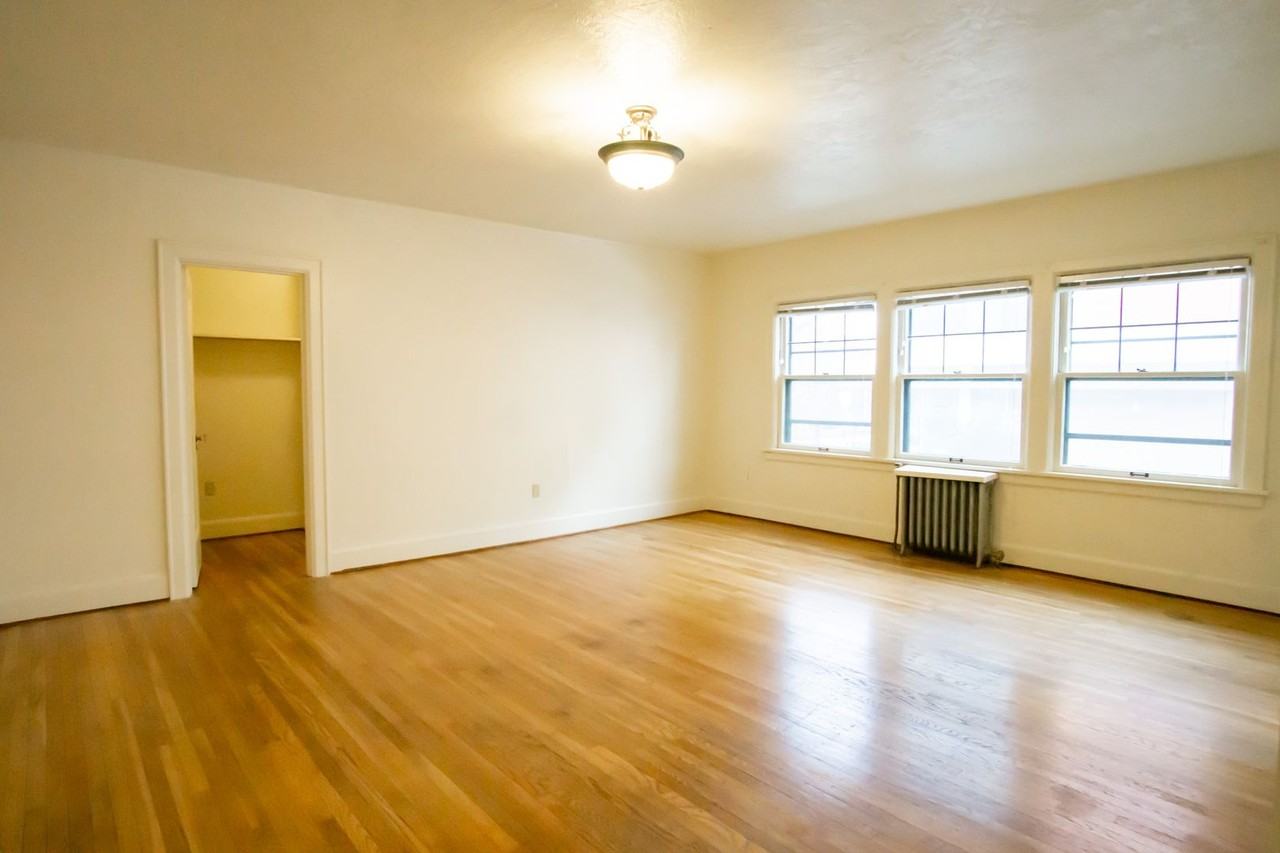 1634 Ne 41st Ave #4 - Photo 2 of 11