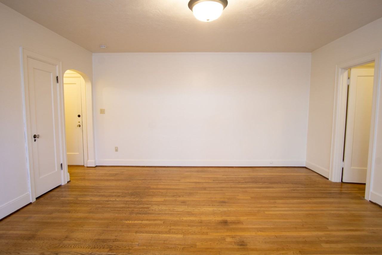 1634 Ne 41st Ave #4 - Photo 3 of 11
