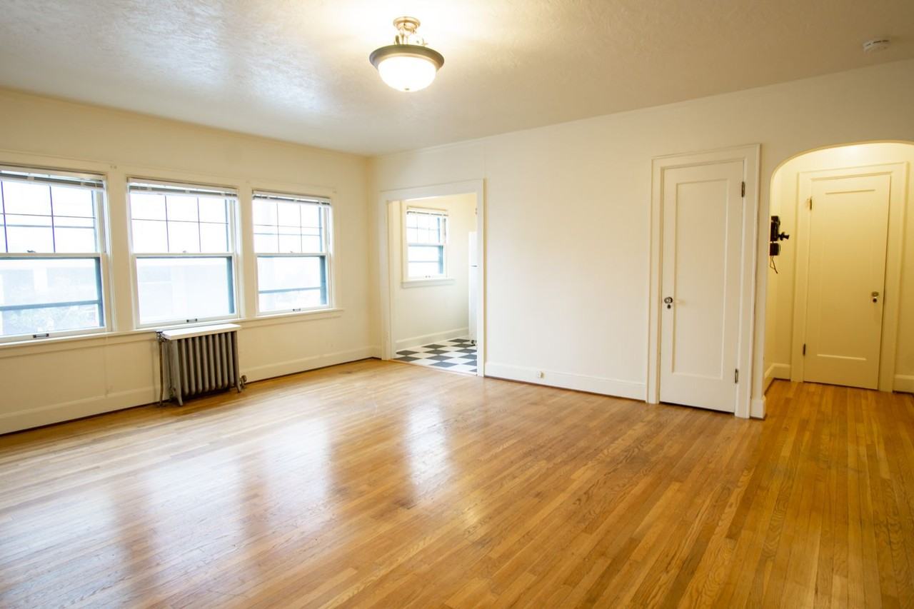 1634 Ne 41st Ave #4 - Photo 4 of 11