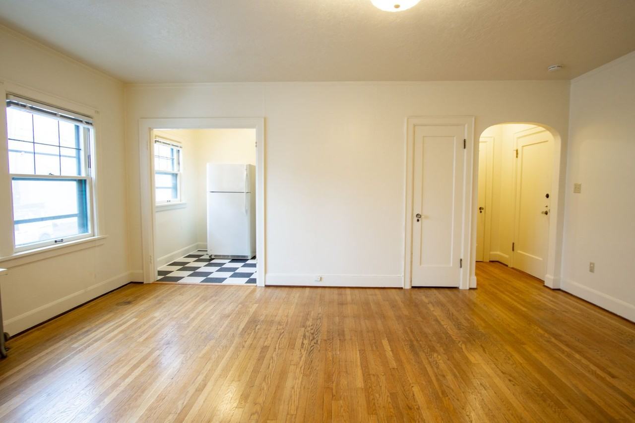 1634 Ne 41st Ave #4 - Photo 5 of 11