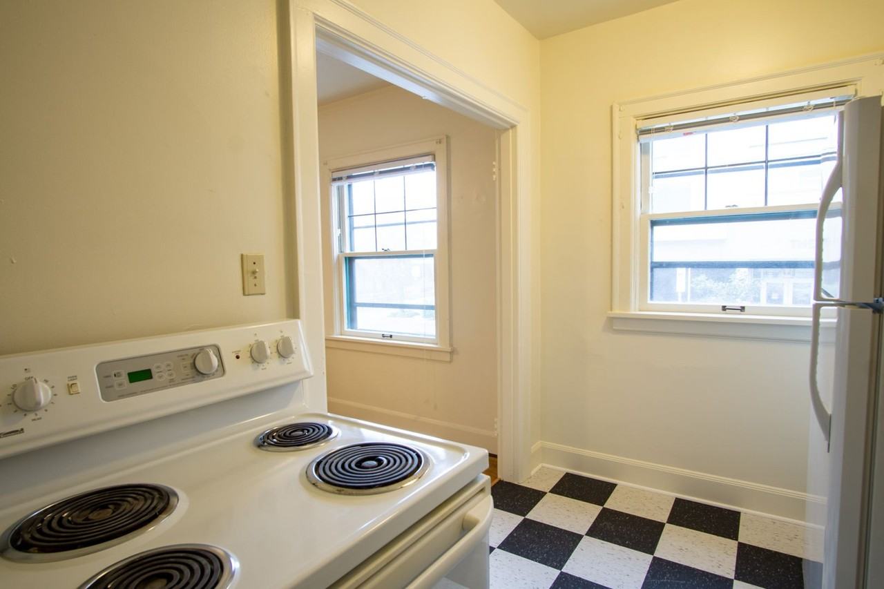 1634 Ne 41st Ave #4 - Photo 7 of 11
