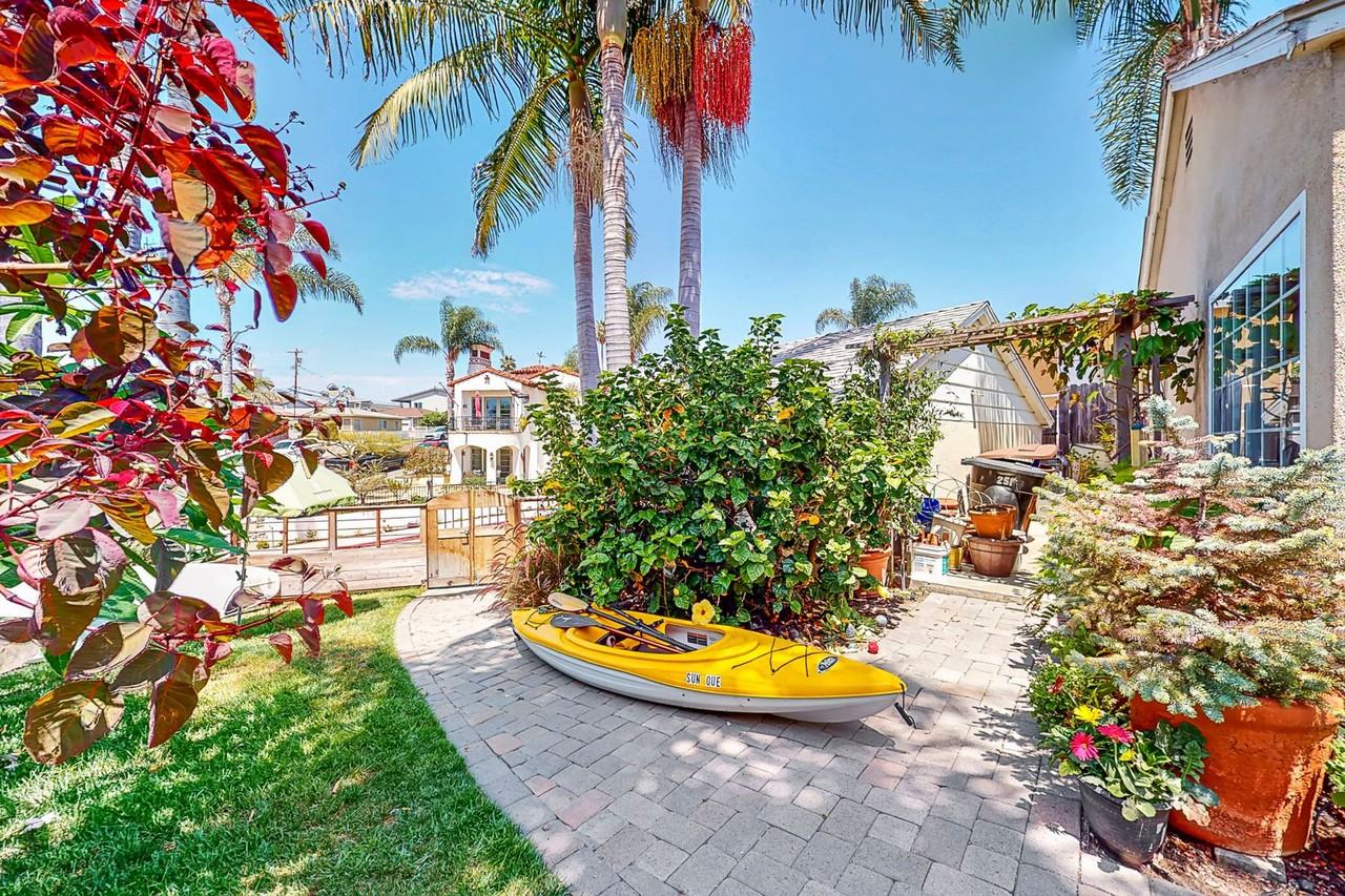 251 Avenida Rosa - Photo 2 of 21