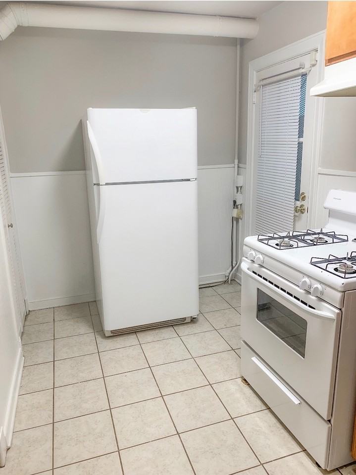 1228 Wallace St - Photo 3 of 10