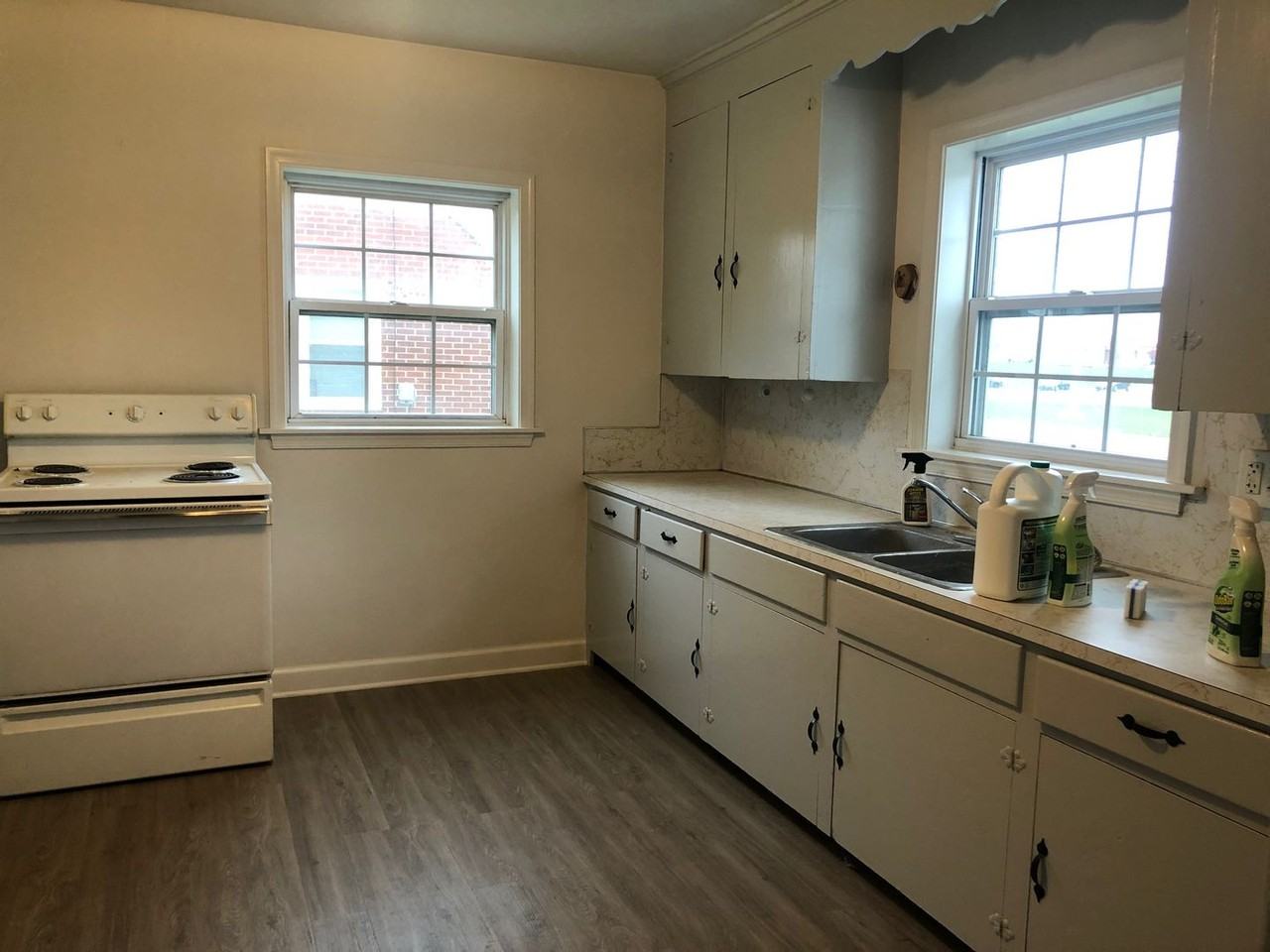 12909 Salem Ave - Photo 3 of 11