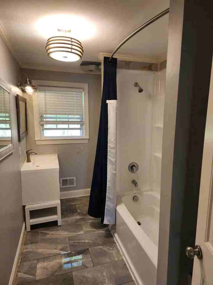 204 Williamsburg Dr - Photo 5 of 14