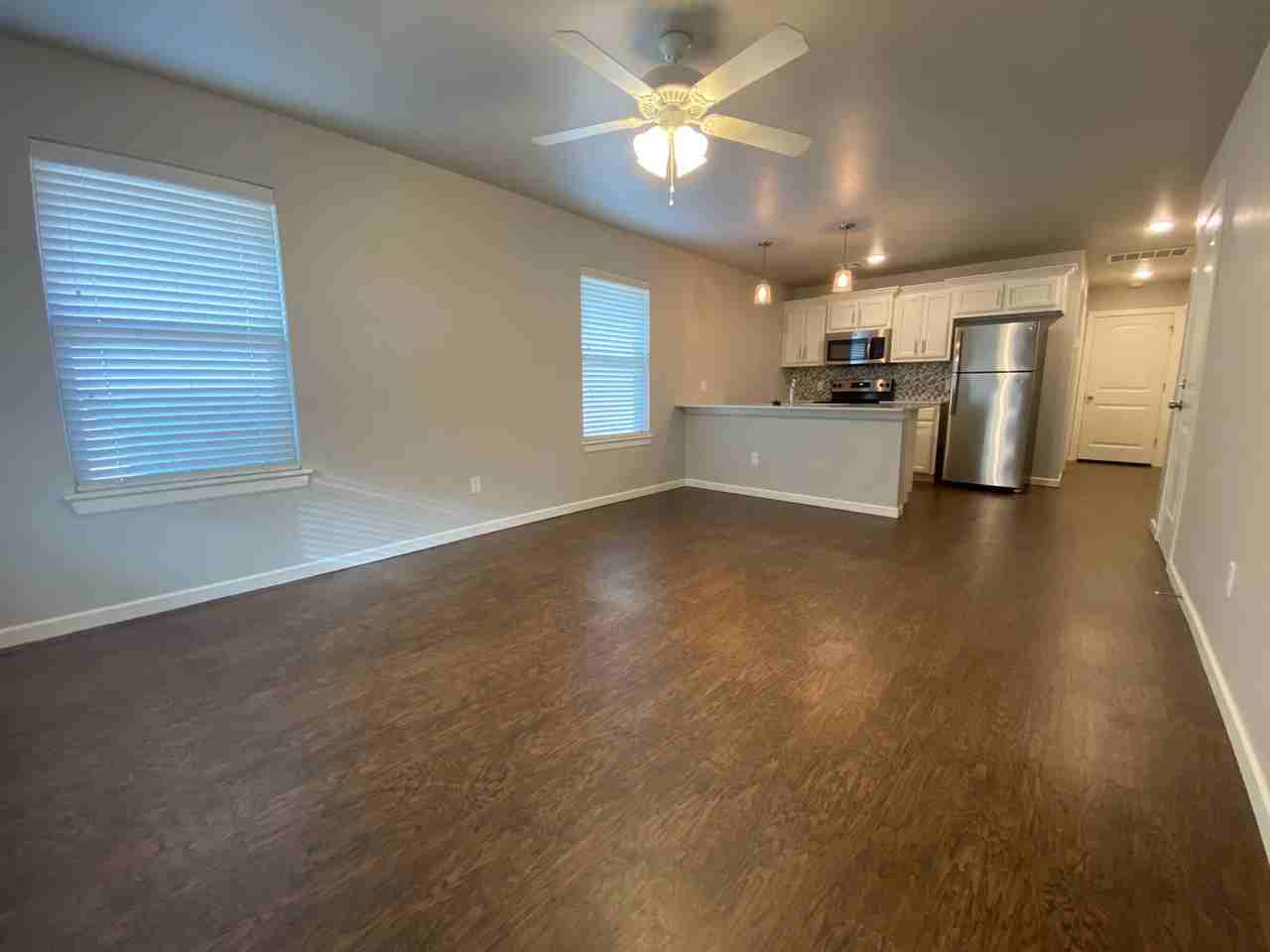 11512 N Lincoln Blvd - Photo 3 of 14